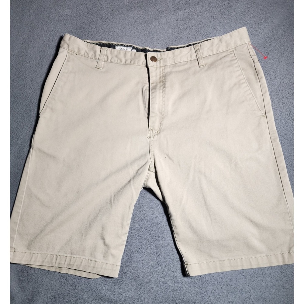 Volcom Shorts Men Size 36 Khaki Beige Belt Loops Slash Pocket Zip Button Logo